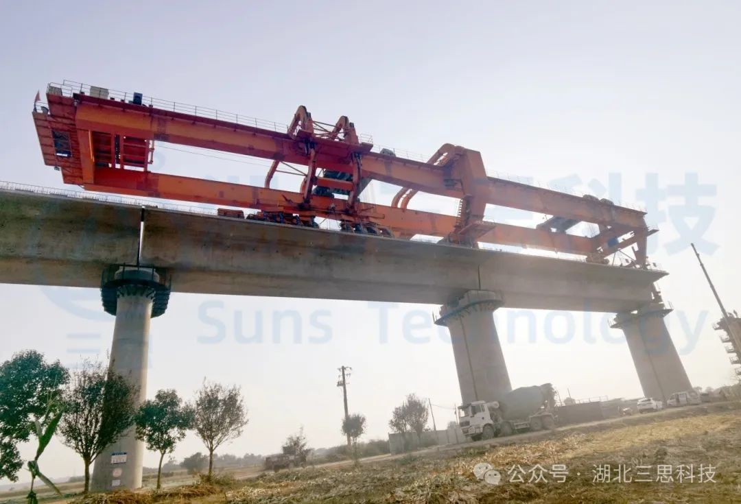 陜西1000噸單導(dǎo)梁架橋機(jī)安全監(jiān)控系統(tǒng)新增功能行業(yè)首創(chuàng)，設(shè)備安全大升